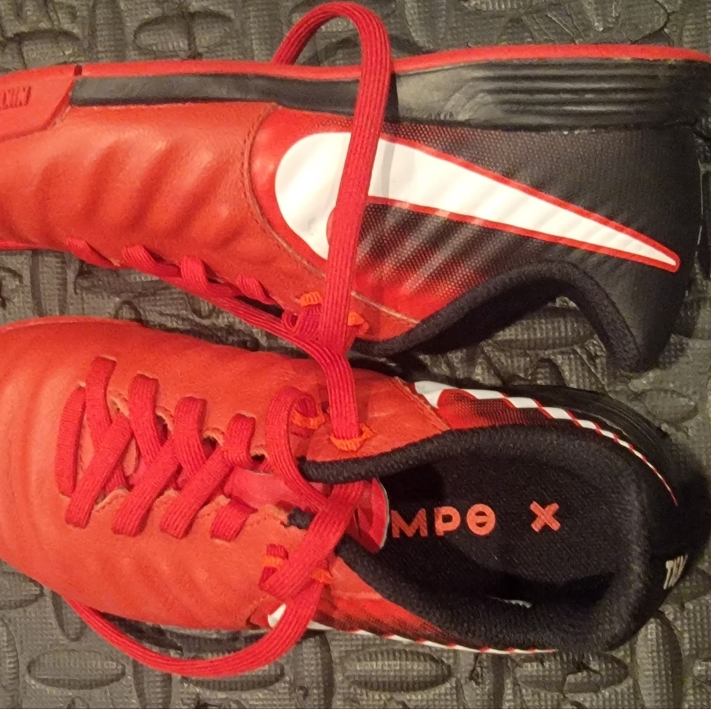 Nike youth Futsal shoes